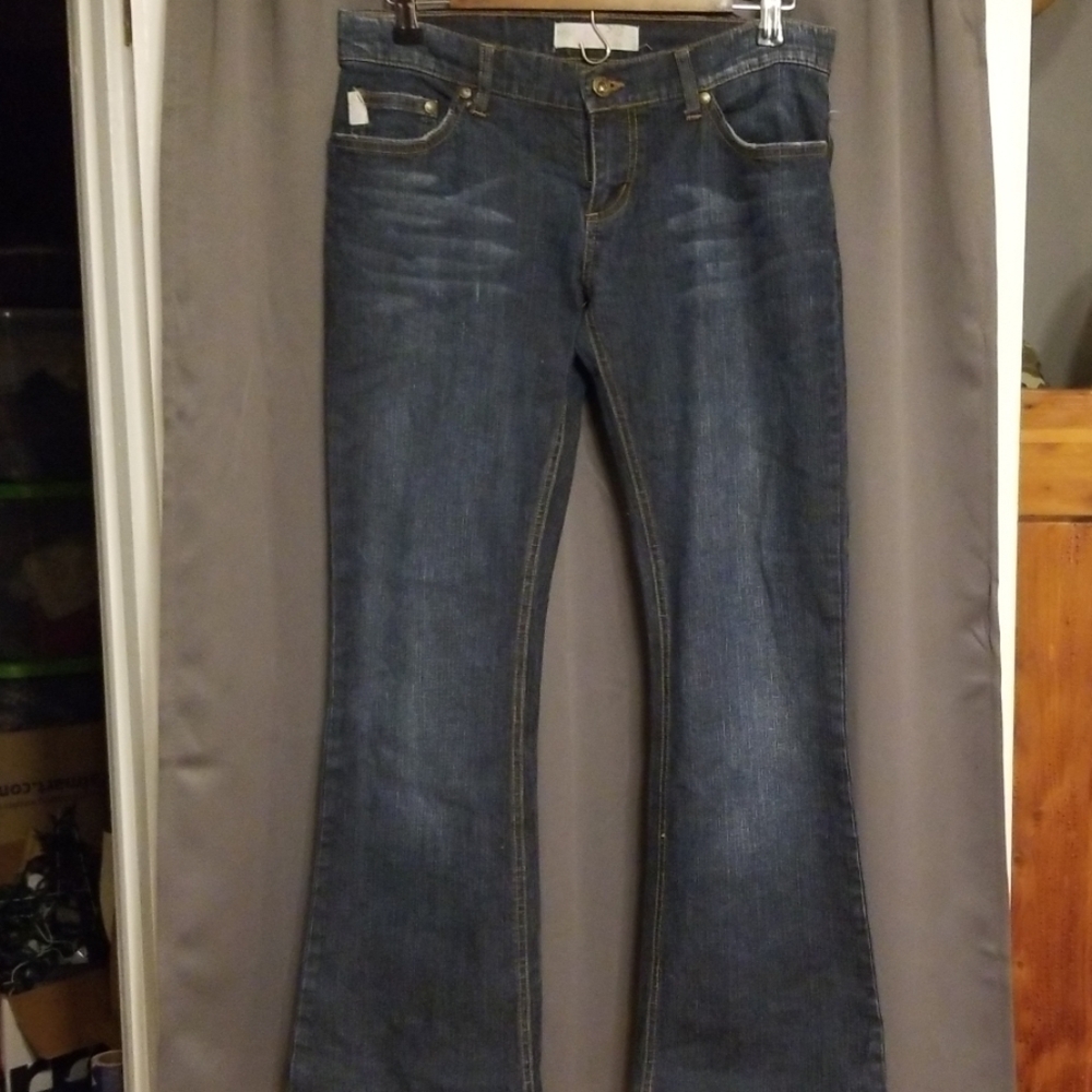 Tyte Jeans Womens/Juniors Flared Leg Light Distressing Stretch Sz 9‎ GUC READ